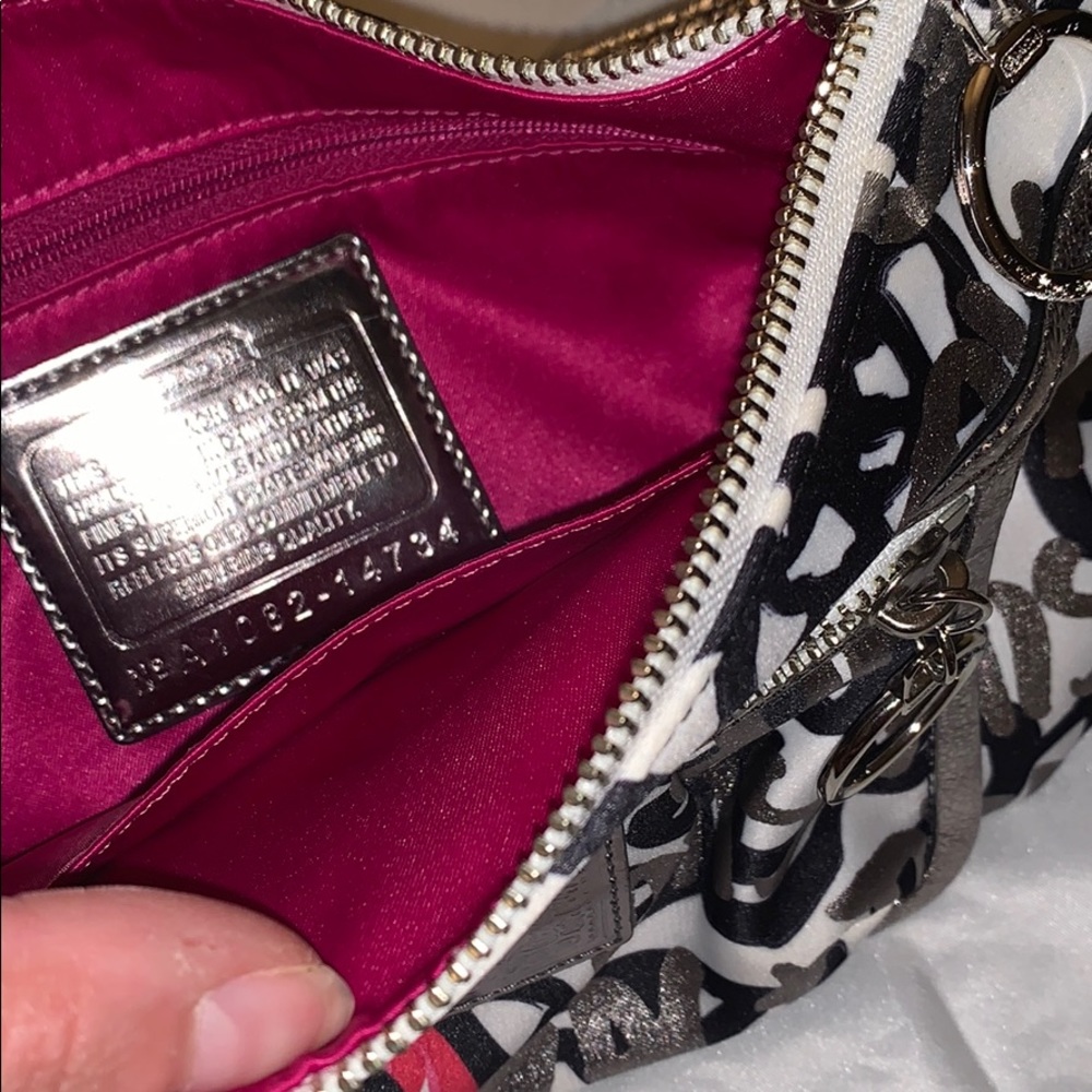 NWOT Coach Poppy Floral Graffiti Purse Y2K/2000s - Picture 2 of 3